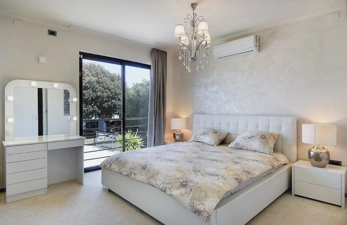 Villa Contessa Del Mar Pjescana Uvala 0*,