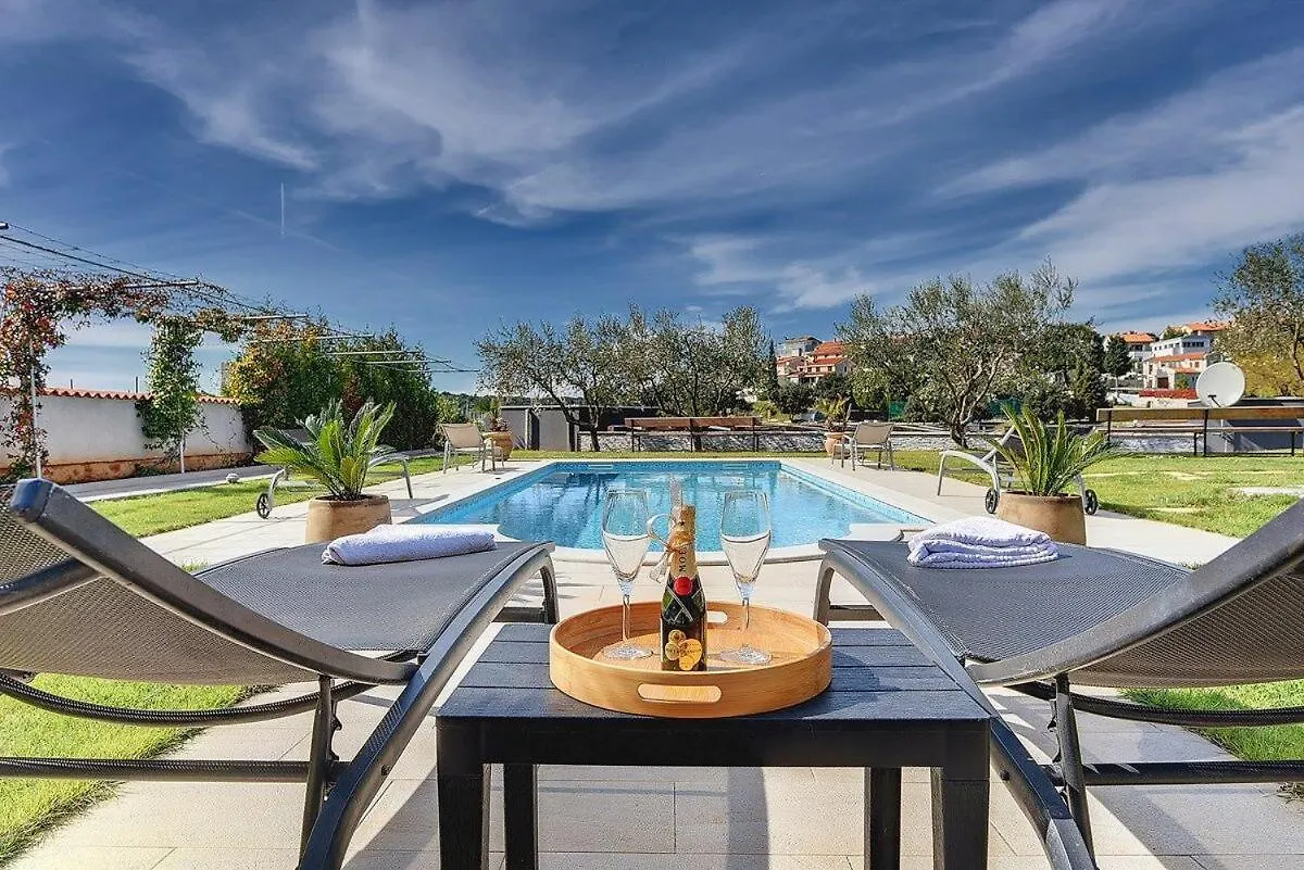 Villa Contessa Del Mar Pjescana Uvala 0*,