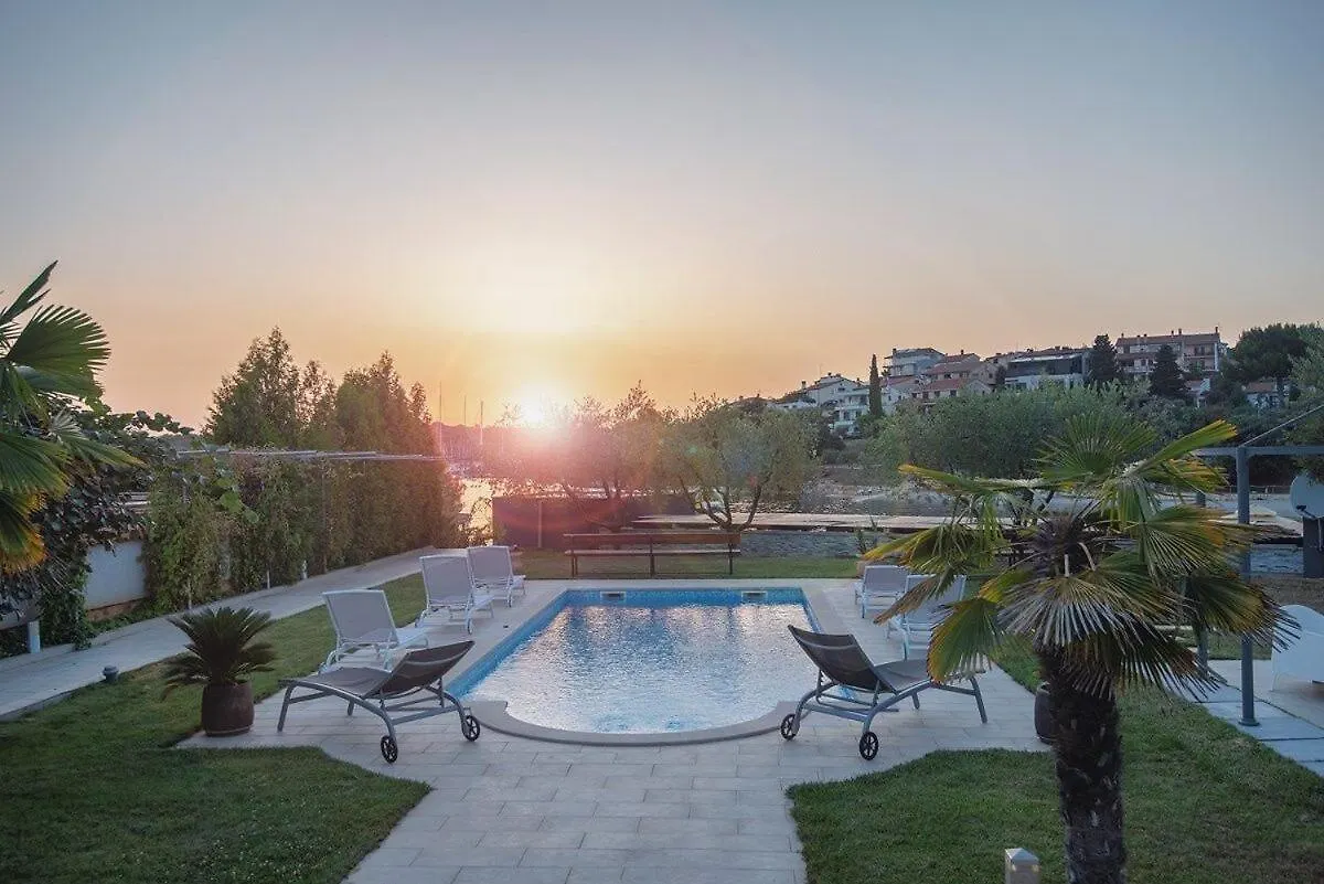 Holiday home Villa Contessa Del Mar Pjescana Uvala