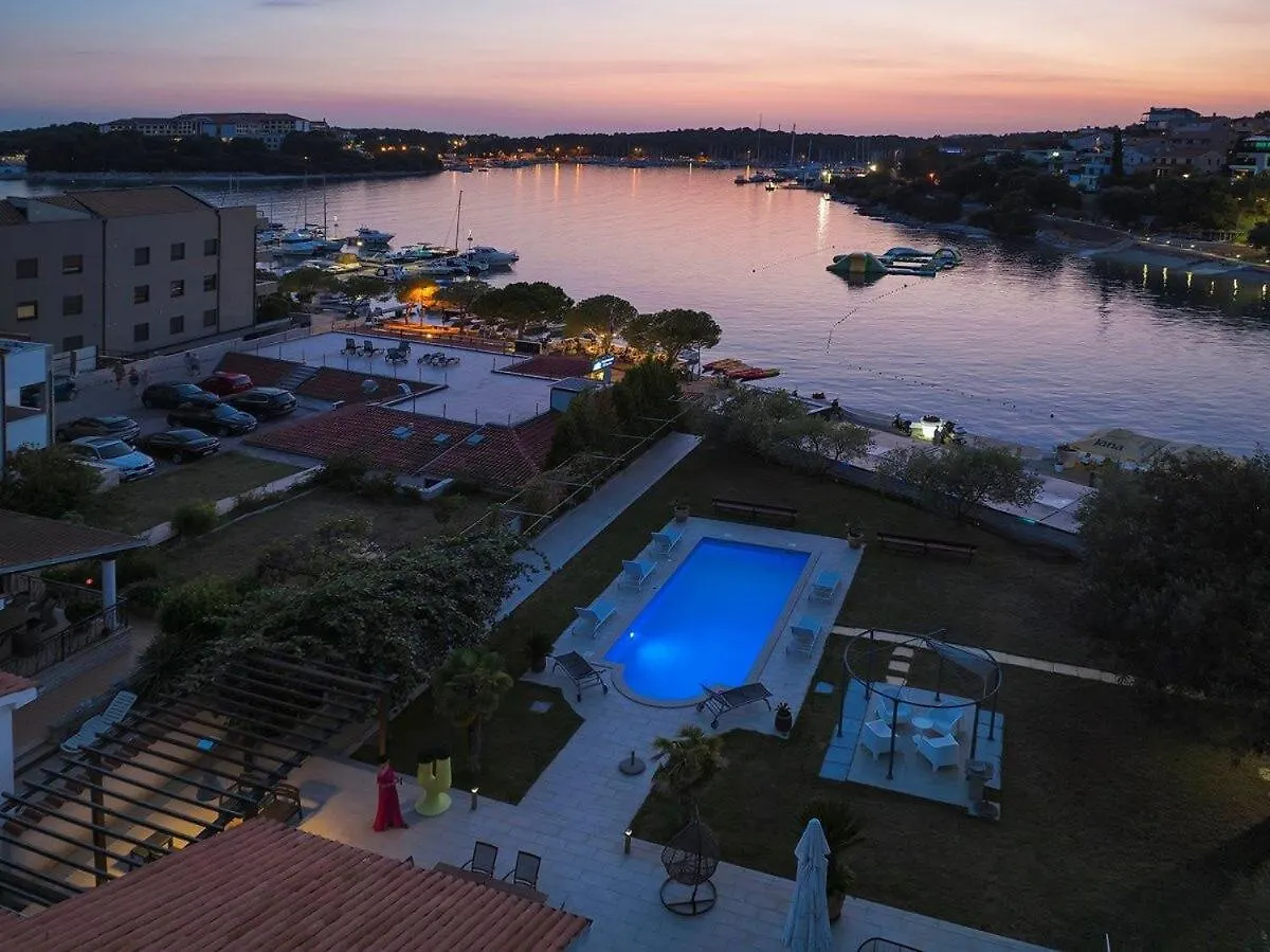 Villa Contessa Del Mar Pjescana Uvala 0*,  Croatia