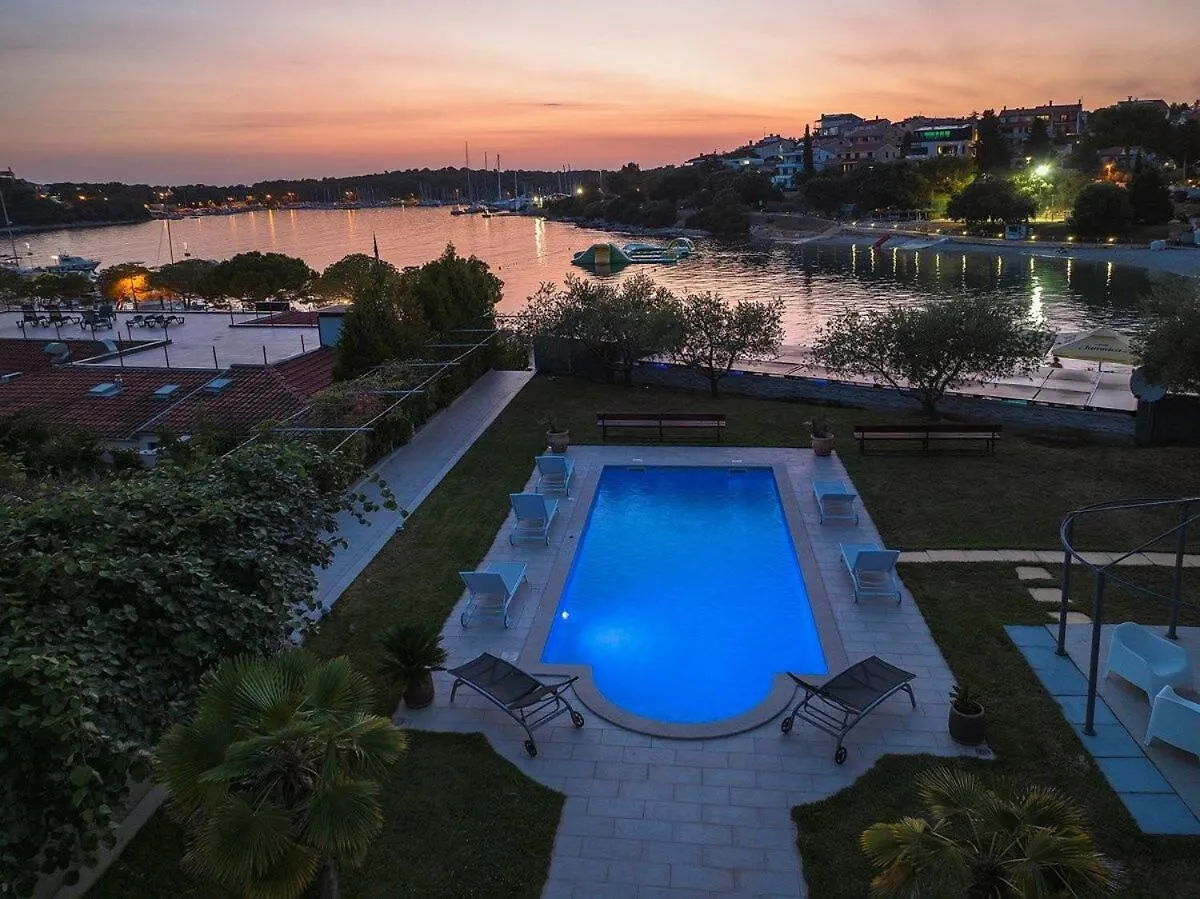 Holiday home Villa Contessa Del Mar Pjescana Uvala Croatia